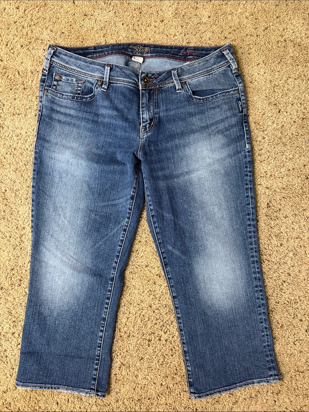 Silver Jeans Mid Wash Cropped Capri Jeans